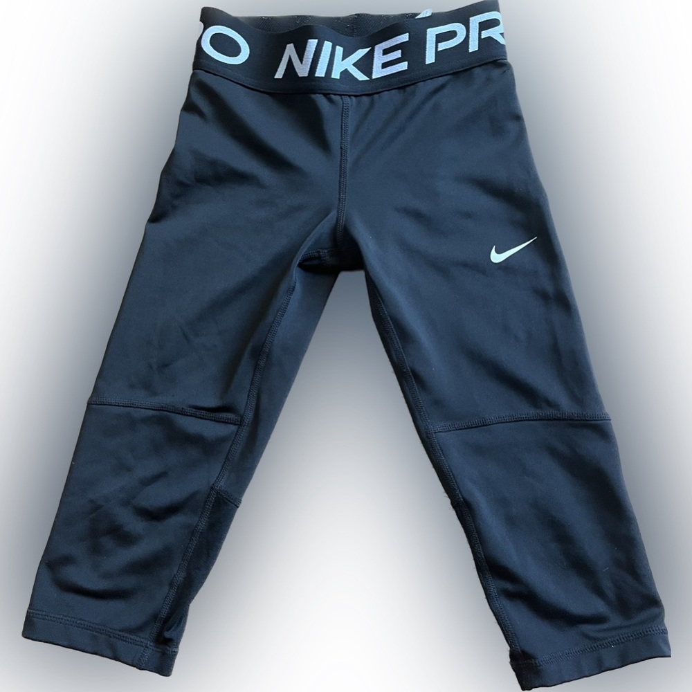 Nike Pro Dri Fit Girls Size XS Black Compression Leggings Cropped 3/4 Capri